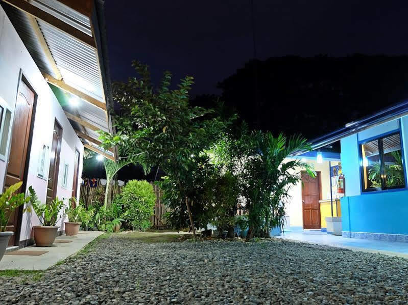 Fanta Lodge Puerto Princesa Esterno foto